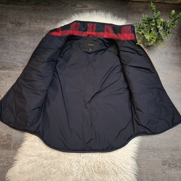 J.Crew Excursion Quilted Puffer Vest Red Navy Buffalo Plaid Size Medium Petite - Picture 9 of 12